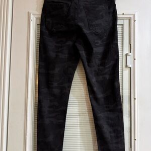 Social Standard by Sanctuary Black Camo Size 8 Ankle Skinny Jeans